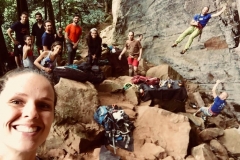 Membros do CUME escalando na Fazenda Invernada. (2018)